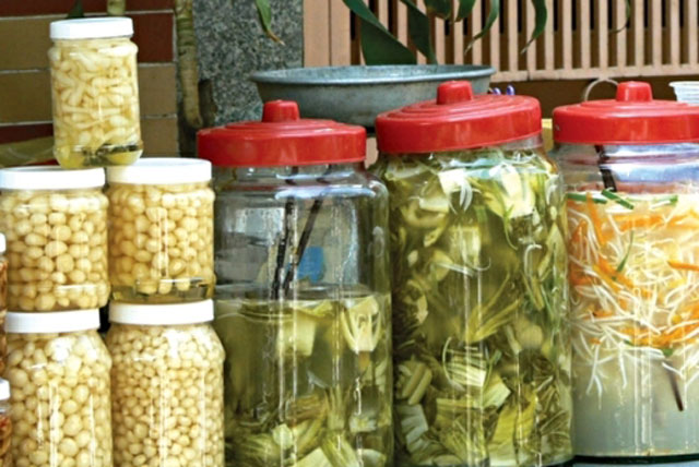 4 loại bệnh cần tránh xa dưa cà muối