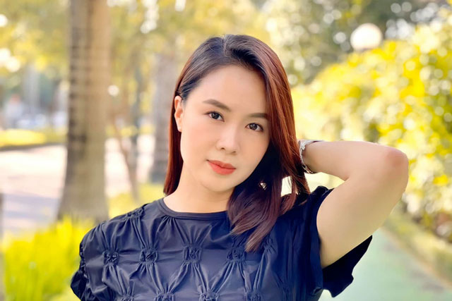 Hồng Diễm tái xuất với tóc mới được khen nức nở, không quên cà khịa Mạnh Trường đầu to gây tò mò