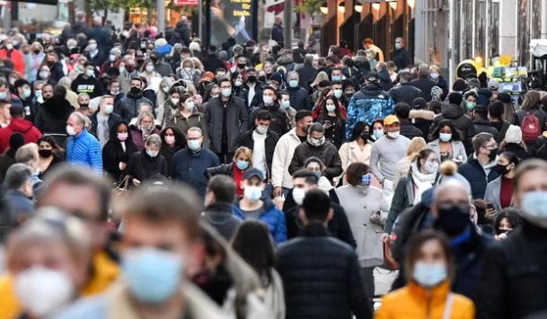 Châu Á chịu ảnh hưởng nghiêm trọng bởi dịch COVID-19, nhiều nước đẩy mạnh tiêm mũi vaccine tăng cường