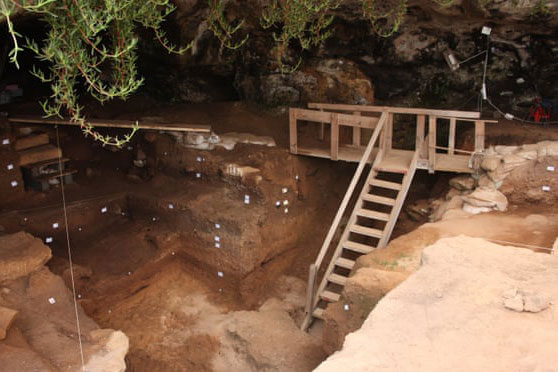 Con người làm ra quần áo cách đây 120.000 năm?