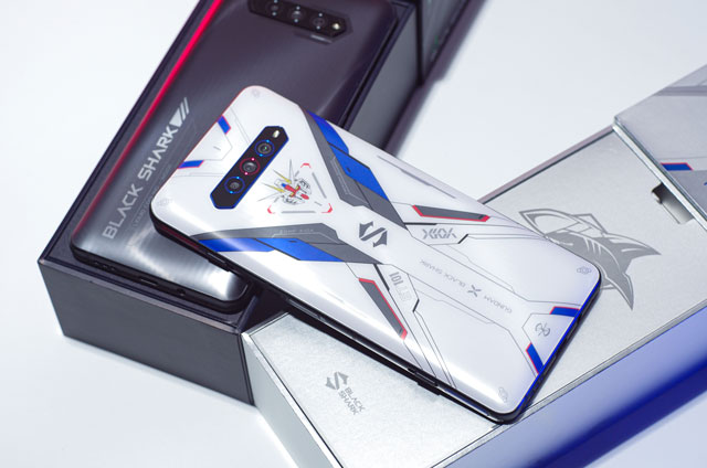 Cận cảnh Xiaomi Black Shark 4S: Chip S870 5G, RAM 12 GB, màn hình 144Hz, sạc 120W, giá ‘mềm’