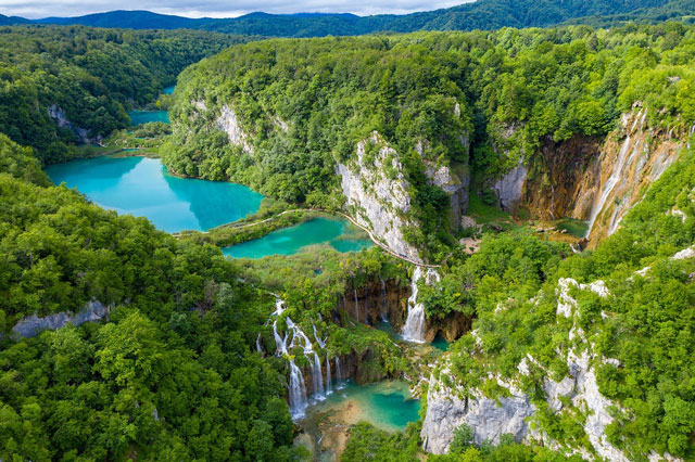 Ngắm nhìn vẻ đẹp mê hoặc của hồ Plitvice, Croatia