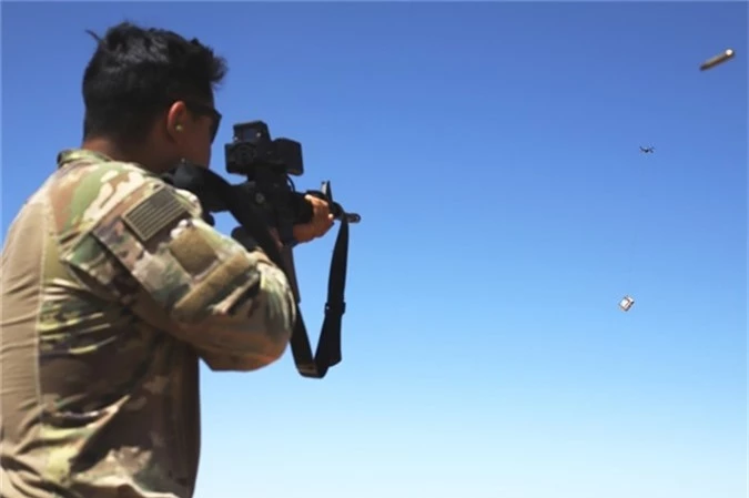 Bộ Tư lệnh Tác chiến đặc biệt Mỹ (SOCOM) xác nhận, UAV chính là nguy cơ lớn nhất với binh sĩ Mỹ khi hoạt động tại Syria và Iraq. Kể từ cuối năm 2019, lược lượng Mỹ tại Syria đã bị tấn công ít nhất 4 lần bằng UAV cỡ nhỏ.
