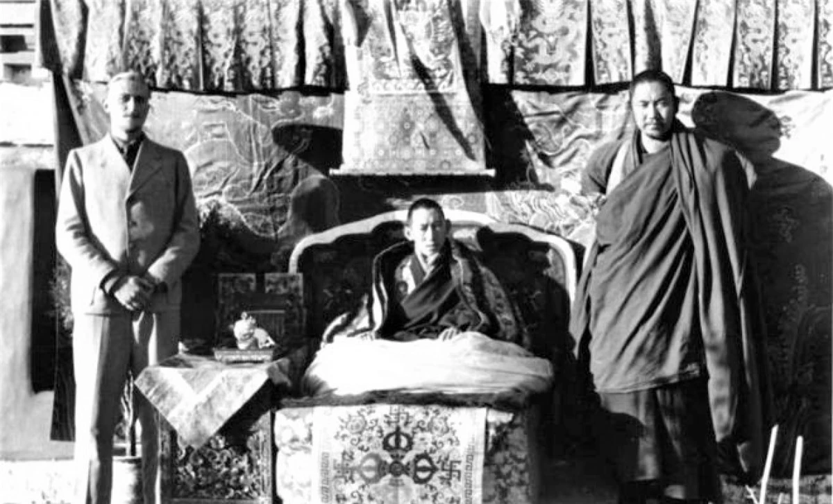 Từ năm 1938-1939 theo lệnh của trùm an ninh Đức Quốc xã, một đoàn thám hiểm bí mật đã được gửi đến Tây Tạng. Nguồn: topnovoje.mediasole.ru