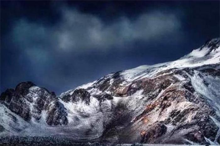 Những điều kỳ lạ xung quanh ngọn núi Côn Lôn bí ẩn