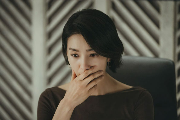 Nhìn anh trai thẫn thờ hỏi bao giờ chị dâu đi công tác về, tôi quặn thắt tim gan mà không thể nói ra sự thật