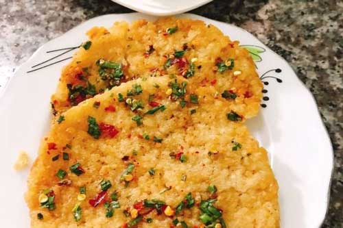 Cơm nguội thừa đừng vội đổ đi, làm ngay món cơm cháy mỡ hành thơm 'sực đến mũi'