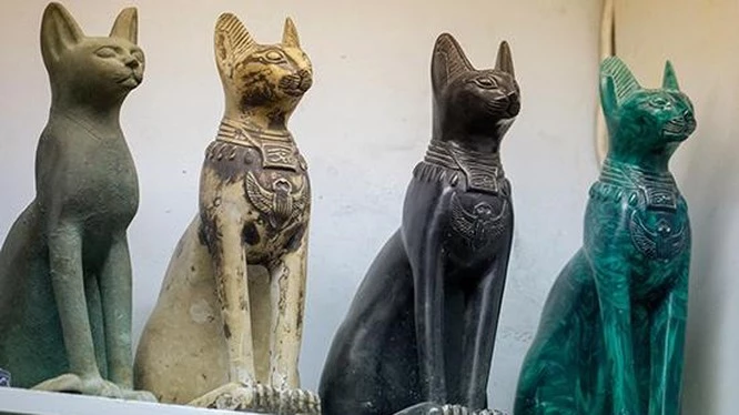 Đối với người Ai Cập cổ đại, mèo là một trong những sinh vật linh thiêng.
