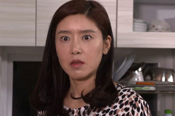 Mượn máy tính của chị dâu, tôi bàng hoàng phát hiện anh chị đang có âm mưu tày đình