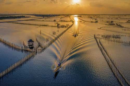 Vẻ đẹp mê hoặc của đầm phá nước lợ lớn nhất Đông Nam Á tại Việt Nam