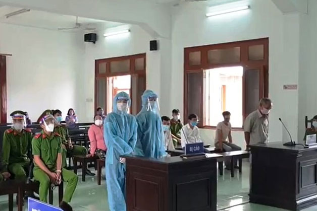 Tử hình nghịch tử rủ bạn về nhà sát hại mẹ cướp tài sản