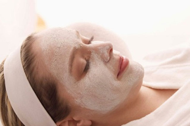 Đánh bay mụn đầu đen bằng mặt nạ cám gạo tự nhiên