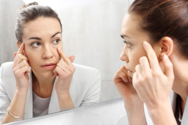 Các chuyên gia nói gì về những thói quen gây lão hoá hằng ngày?