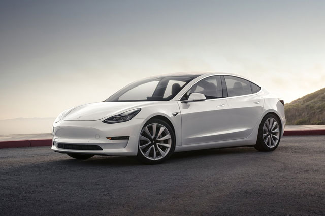 2. Tesla Model 3 (doanh số: 6.828 chiếc).