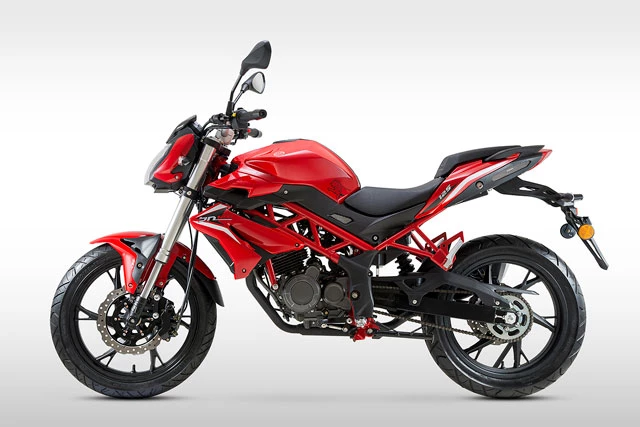 6. Benelli BN 125 (giá khởi điểm: 2.699 bảng).