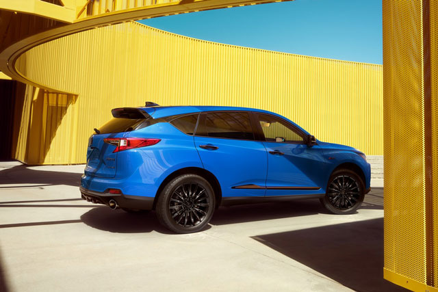 SUV đẹp long lanh, động cơ tăng áp, giá gần 900 triệu đồng