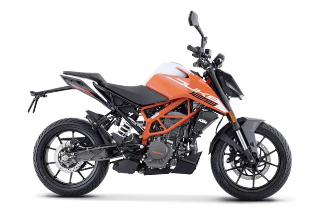 8. KTM 125 Duke (giá khởi điểm: 4.789 euro).