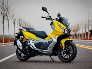 Xe tay ga Trung Quốc "nhái" Honda ADV 150, giá 62 triệu đồng