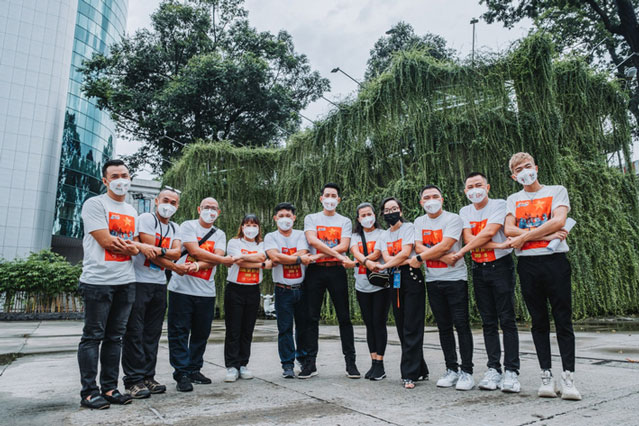 Phương Thanh, Hoa hậu H'Hen Niê và hơn 100 nghệ sỹ hòa ca xúc động hát về tình nguyện viên cùng nhau chống dịch