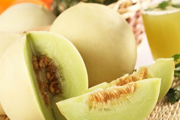 Bà bầu đẹp da, thai khỏe mạnh khi ăn dưa lê