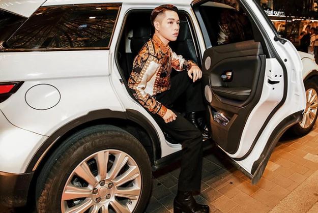 Đức Phúc sở hữu khối tài sản khủng ở tuổi 25: Liên tục 'tậu nhà' tiền tỷ, sổ tiết kiệm cả xấp