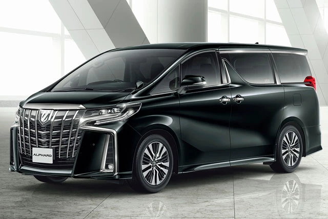 4. Toyota Alphard (doanh số: 7.444 chiếc).