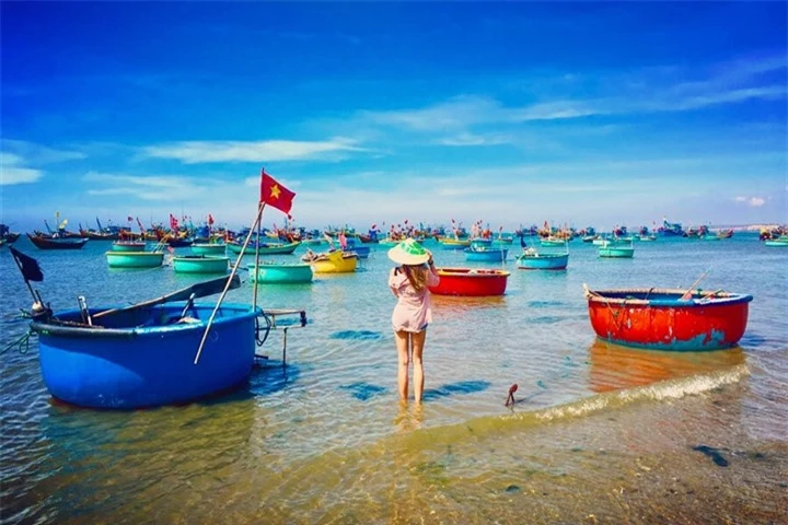 Có một làng chài đẹp mê ly với những chiếc thuyền thúng đầy màu sắc ở Bình Thuận - 3