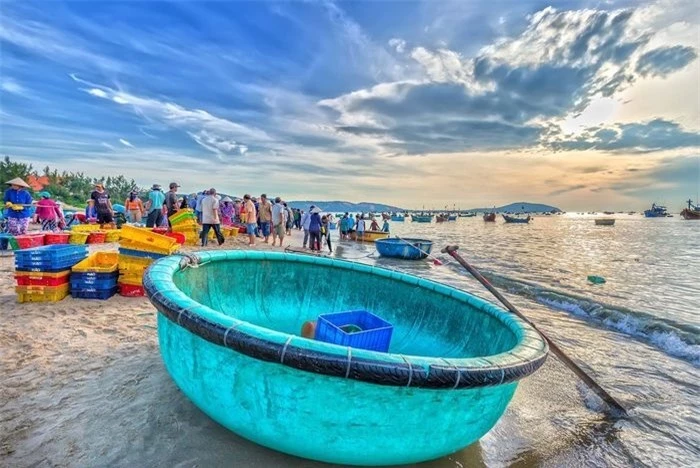 Có một làng chài đẹp mê ly với những chiếc thuyền thúng đầy màu sắc ở Bình Thuận - 4