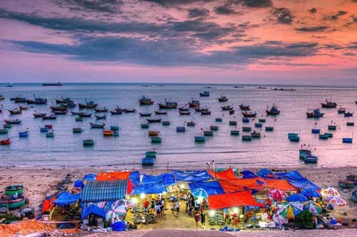 Có một làng chài đẹp mê ly với những chiếc thuyền thúng đầy màu sắc ở Bình Thuận