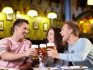 Rượu làm tăng nguy cơ ung thư vú