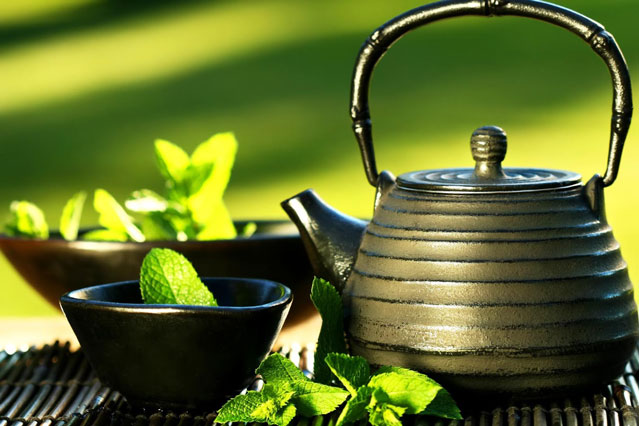 Nguy hiểm khi uống trà xanh sai cách