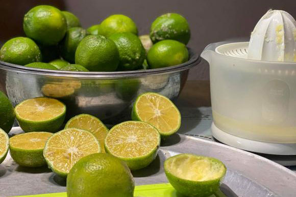 Mua chanh về cứ làm theo cách này để cả tháng vẫn tươi nguyên như mới