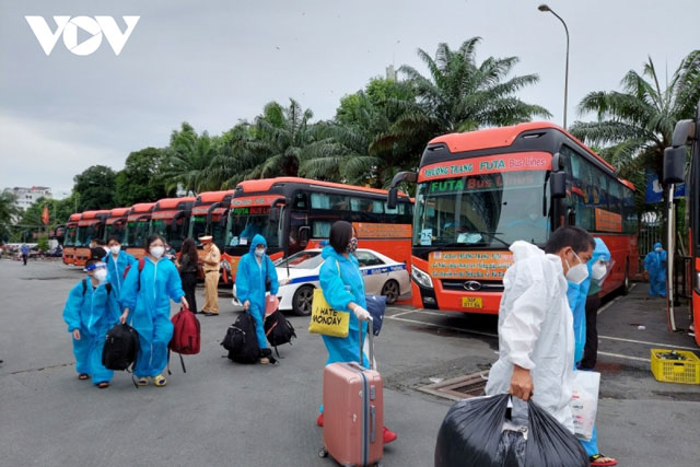 Vận tải khách liên tỉnh ảm đạm, chuyến xe 0 đồng ở TP Hồ Chí Minh bắt đầu hoạt động