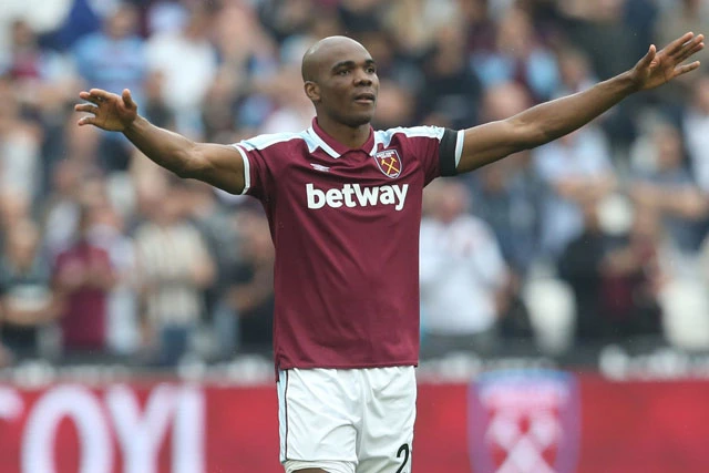 Hậu vệ: Angelo Ogbonna (West Ham).