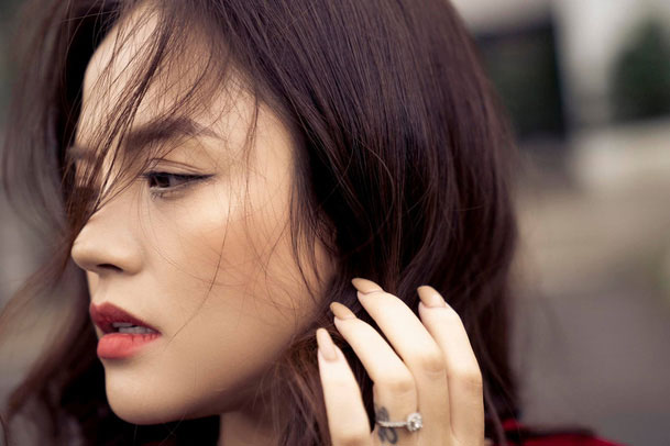 Thu Quỳnh đẹp nao lòng trong bộ ảnh đón thu