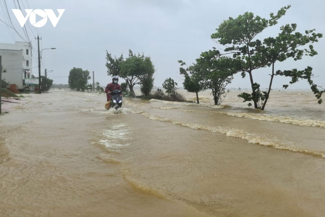 Mưa lũ làm 3 người chết, 3 người mất tích