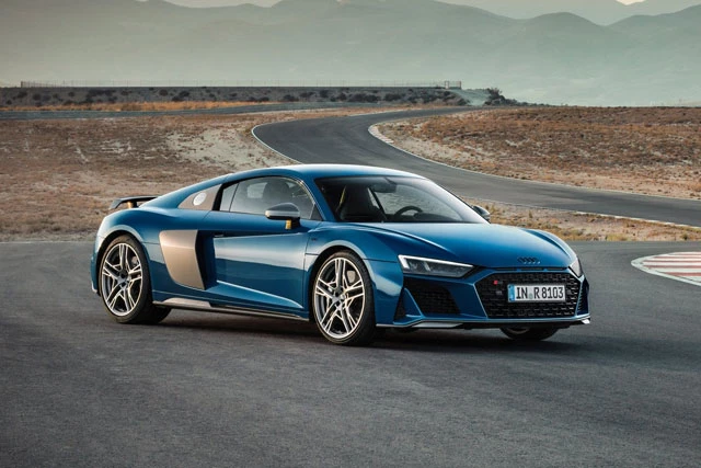 4. Audi R8.