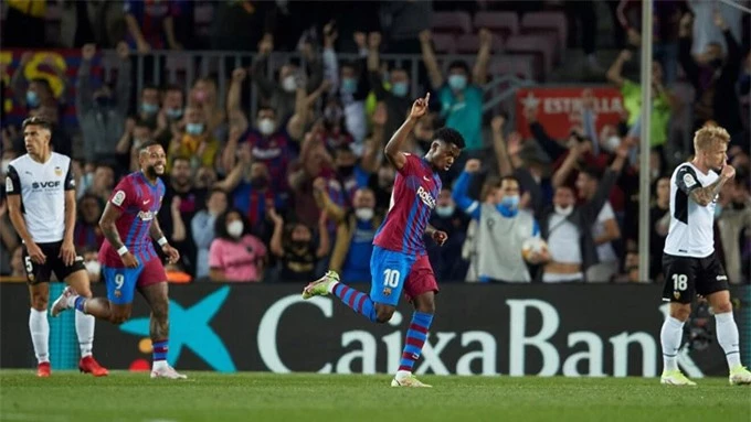 Fati và Depay cùng lập công ở trận đấu Barca vs Valencia