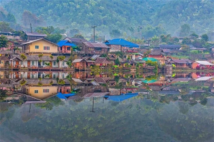 Ngôi làng cổ pha lẫn hình ảnh của ba nước Thái, Việt, Trung thu hút giới trẻ - 3