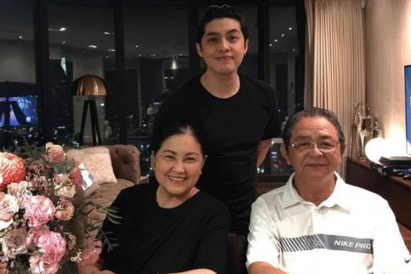 Noo Phước Thịnh khoe ảnh sinh nhật mẹ, Mai Phương Thúy lập tức có bình luận gây chú ý