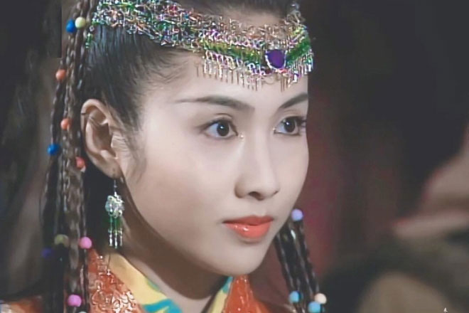 Những tạo hình nổi bật nhất của mỹ nhân Hoa Ngữ: Địch Lệ Nhiệt Ba dù xinh đẹp vẫn thua kém đàn chị