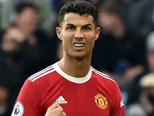 'Với Ronaldo, M.U không thể đá với 5 cầu thủ tấn công'