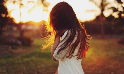 Dựa vào nút like của chồng trên một bài viết lạ, tôi suy sụp tinh thần khi phát hiện ra quá khứ dơ dáy của anh