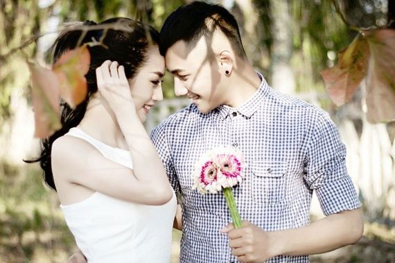 Trong tình yêu, bất kỳ người đàn bà nào cũng xứng đáng được 5 điều này