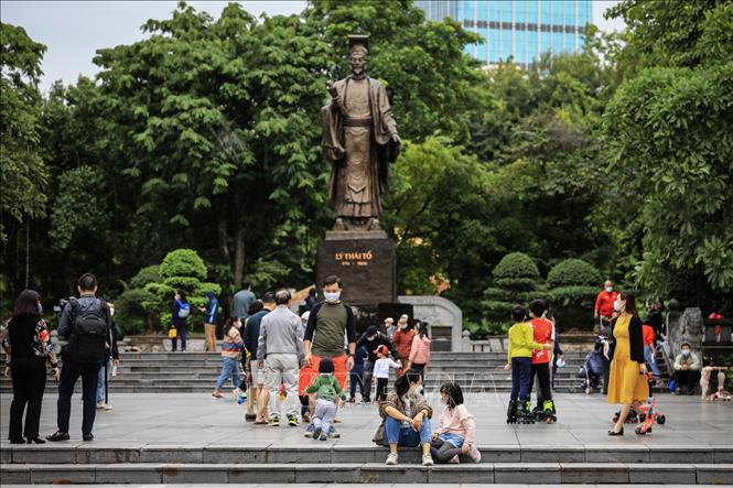 Dịch COVID-19: Tâm lý 'xả hơi' không đáng có ở mỗi người Hà Nội 