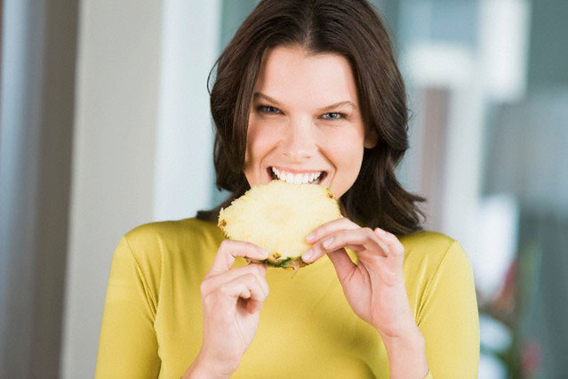 Những lý do ăn dứa không nên bỏ lõi