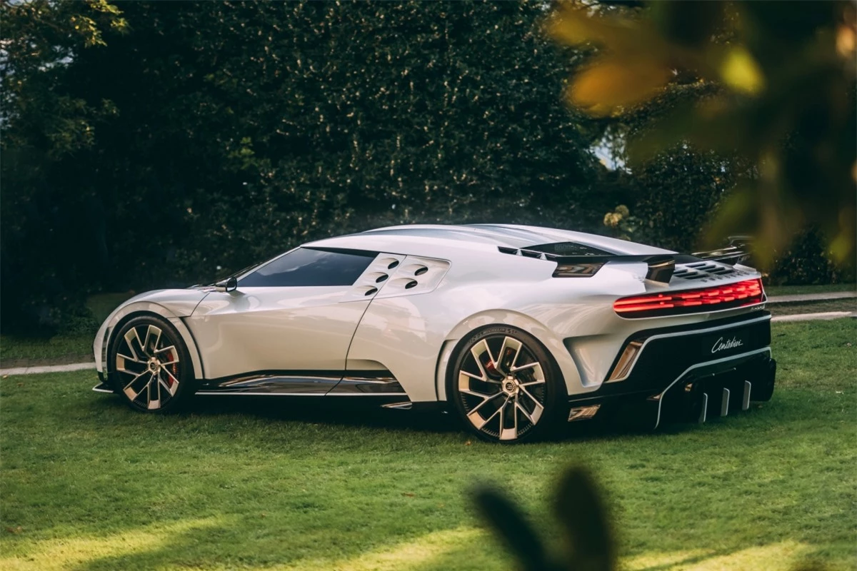 Tính đến thời điểm này, Bugatti đã mang Centodieci đến giai đoạn phát triển cuối cùng và sẵn sàng bàn giao đến tay khách hàng theo đúng kế hoạch là đầu năm sau.