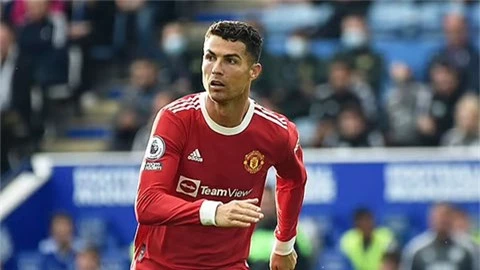 'Ronaldo không nằm trong Top 5 cầu thủ vĩ đại nhất lịch sử'