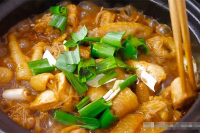 Làm món gà hầm đừng chần nước trực tiếp, làm theo cách này thịt gà mềm, thơm, không hôi tanh