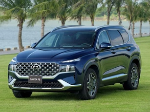 Doanh số Hyundai Santa Fe gấp 3 lần Toyota Fortuner trong tháng 9/2021